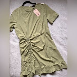 *NEW WITH TAGS* Sage Short Sleeve Missguided Dress with Draw String Detailing